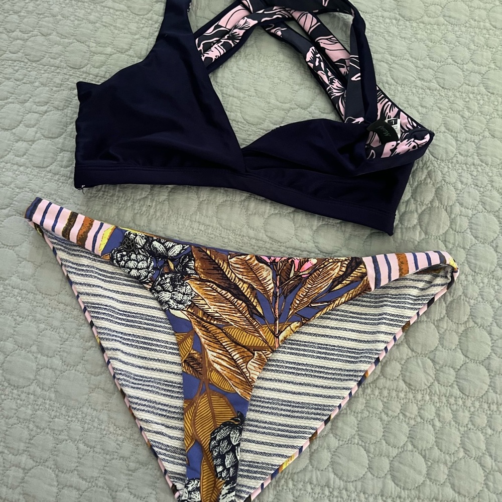MAAJI cross back Reversible Bikini L